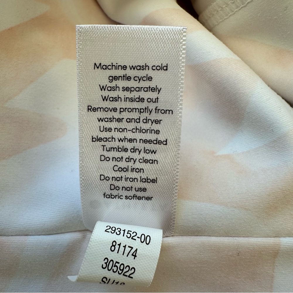 Athleta High-Rise Athletic Shorts in Pale Pink & Cream Marble - Picture 10 of 12